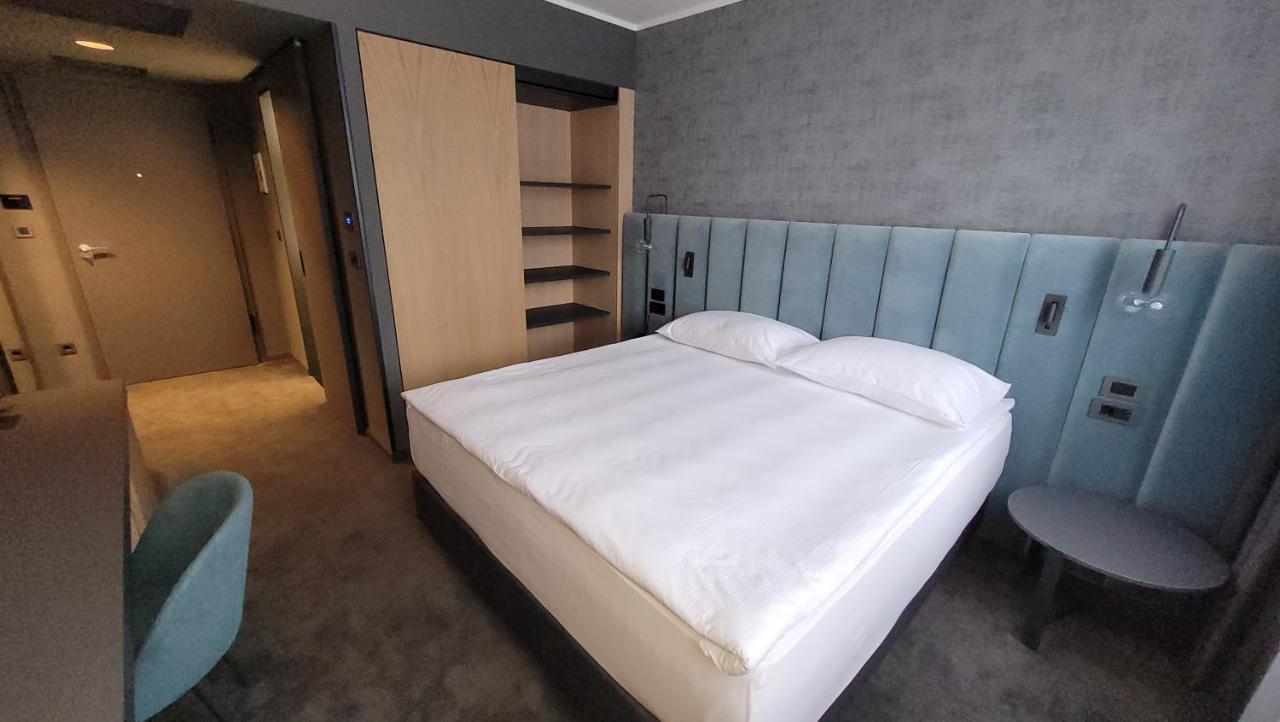 Elegans Hotel Brdo Kranj Exterior foto